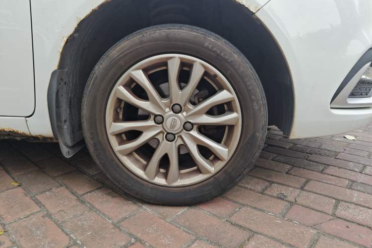 Used Geely Auto Vision 2019 Upgraded Model 1.5L Manual Luxury Version China VI Standard Right Front Wheel Hub