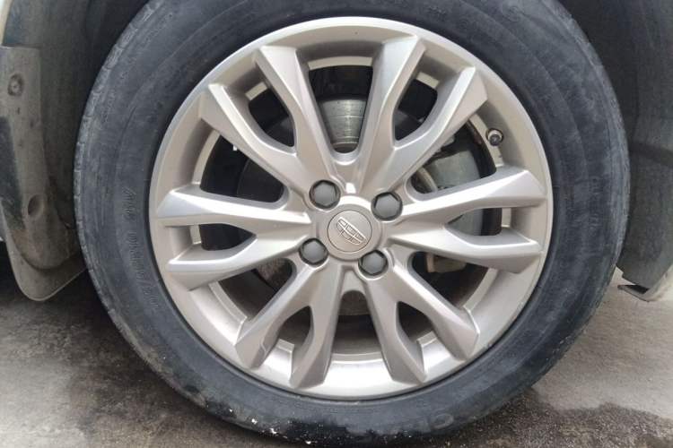Used Geely Auto Vision 2019 Upgraded Model 1.5L CVT Luxury Version China VI Standard Right Front Wheel Hub