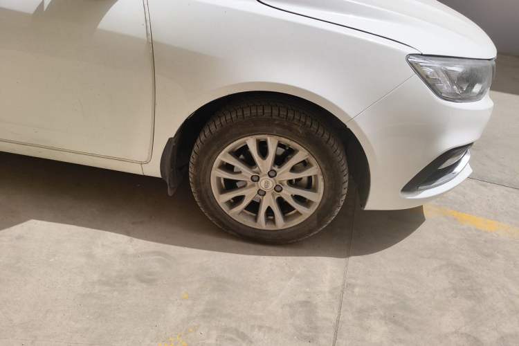 Used Geely Auto Vision 2019 Upgraded Model 1.5L CVT Prestige Version China VI Standard Right Front Wheel Hub