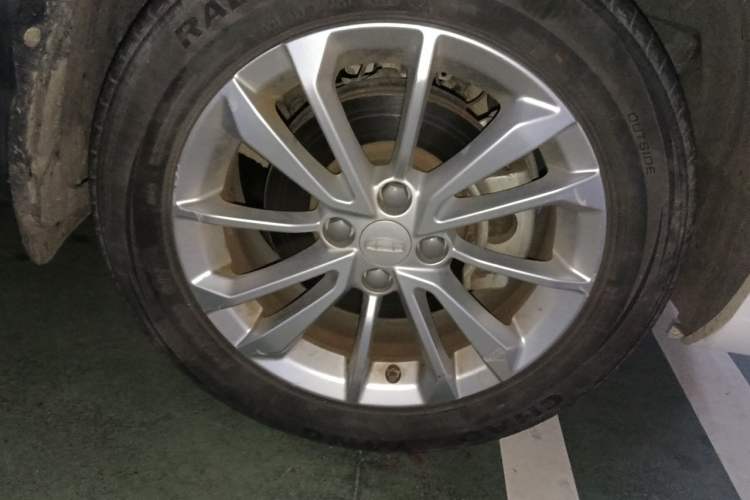Used Geely Auto Vision 2019 Upgraded Model 1.5L Automatic Luxury Version China V Standard Right Front Wheel Hub
