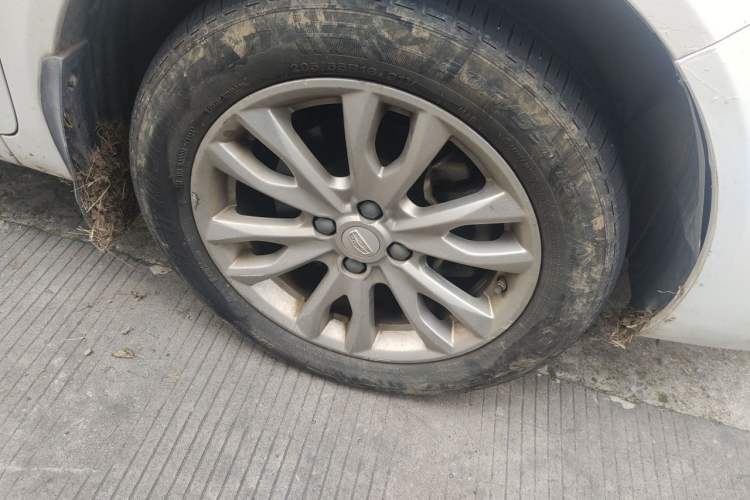 Used Geely Auto Vision 2019 Upgraded Model 1.5L CVT Luxury Version China VI Standard Right Front Wheel Hub