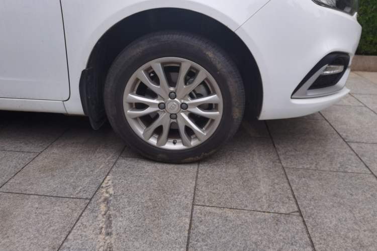 Used Geely Auto Vision 2019 Upgraded Model 1.5L CVT Luxury Version China VI Standard Right Front Wheel Hub