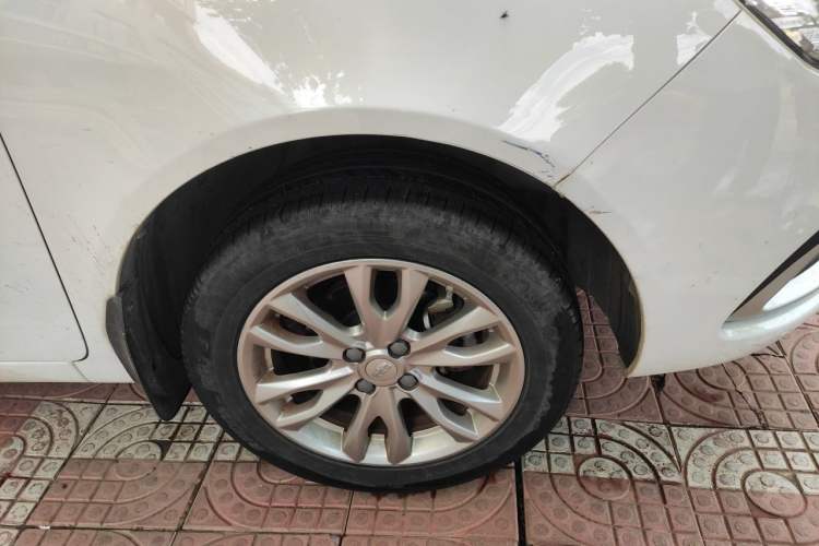 Used Geely Auto Vision 2019 Upgraded Model 1.5L Manual Luxury Version China VI Standard Right Front Wheel Hub