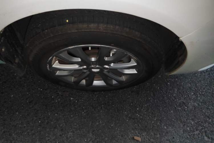 Used Geely Auto Vision 2019 Upgraded Model 1.5L CVT Prestige Version China VI Standard Right Front Wheel Hub