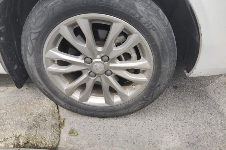 Used Geely Auto Vision 2019 Upgraded Model 1.5L CVT Luxury Version China VI Standard Right Front Wheel Hub