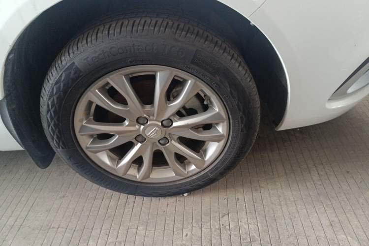 Used Geely Auto Vision 2019 Upgraded Model 1.5L CVT Luxury Version China VI Standard Right Front Wheel Hub
