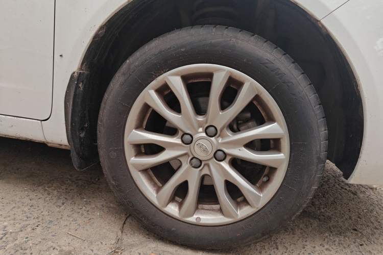 Used Geely Auto Vision 2019 Upgraded Model 1.5L Manual "Million Happiness" Edition China V Standard Right Front Wheel Hub