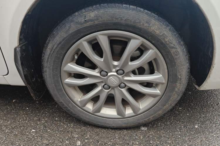 Used Geely Auto Vision 2019 Upgraded Model 1.5L CVT Prestige Version China VI Standard Right Front Wheel Hub