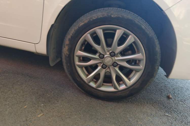 Used Geely Auto Vision 2019 Upgraded Model 1.5L Manual Luxury Version China V Standard Right Front Wheel Hub