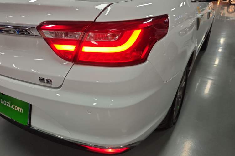 Used Geely Auto Vision 2019 Upgraded Model 1.5L CVT Prestige Version China VI Standard Right Rear Taillight