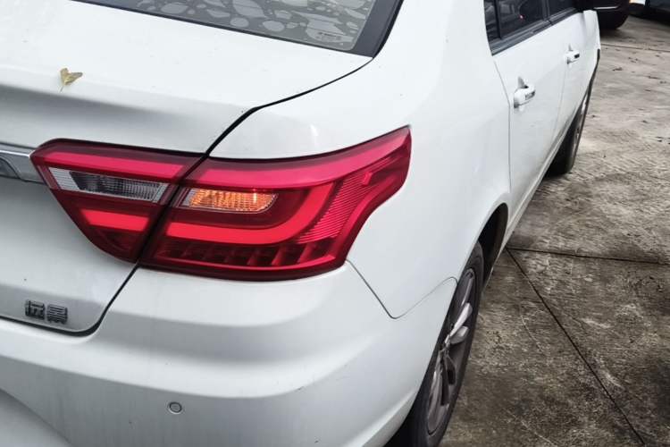 Used Geely Auto Vision 2019 Upgraded Model 1.5L CVT Luxury Version China VI Standard Right Rear Taillight