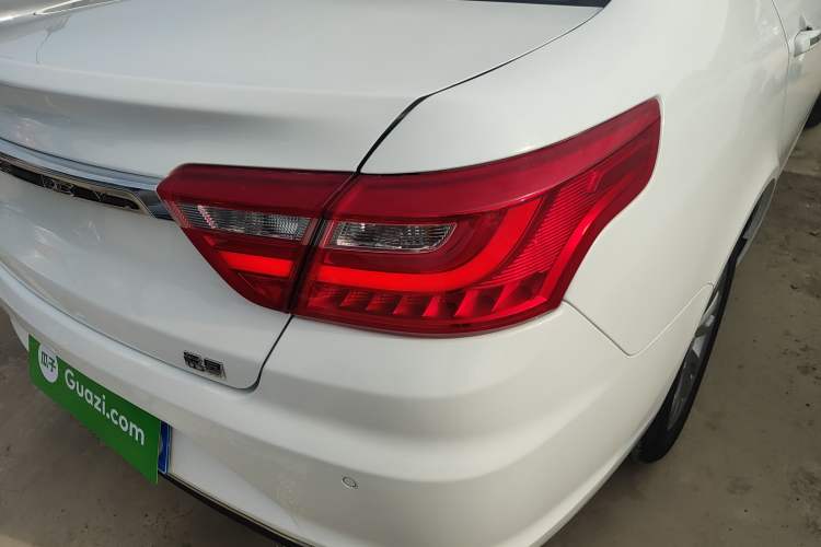 Used Geely Auto Vision 2019 Upgraded Model 1.5L CVT Luxury Version China VI Standard Right Rear Taillight