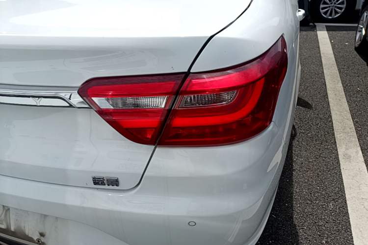 Used Geely Auto Vision 2019 Upgraded Model 1.5L CVT Prestige Version China VI Standard Right Rear Taillight