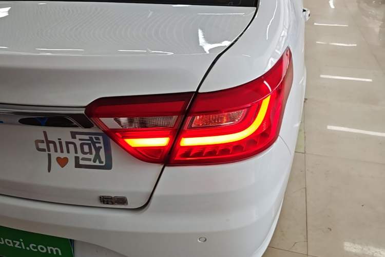 Used Geely Auto Vision 2019 Upgraded Model 1.5L CVT Luxury Version China VI Standard Right Rear Taillight