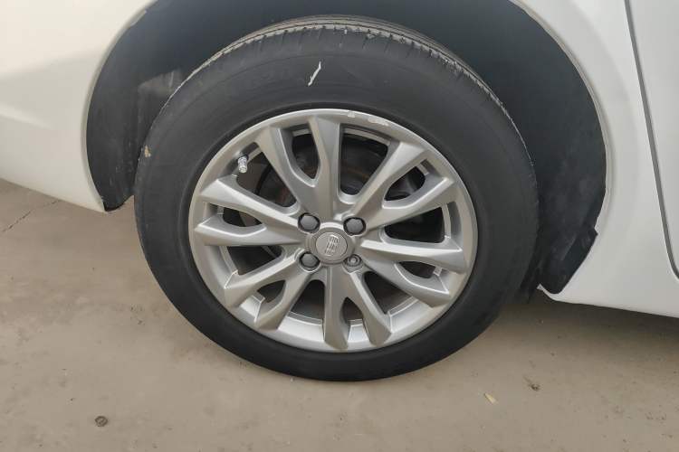 Used Geely Auto Vision 2019 Upgraded Model 1.5L CVT Luxury Version China VI Standard Right Rear Wheel Hub
