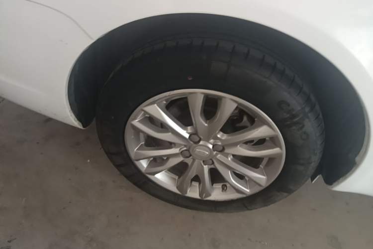 Used Geely Auto Vision 2019 Upgraded Model 1.5L Manual Luxury Version China VI Standard Right Rear Wheel Hub