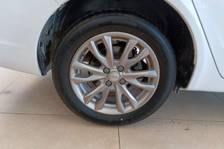 Used Geely Auto Vision 2019 Upgraded Model 1.5L CVT Luxury Version China VI Standard Right Rear Wheel Hub