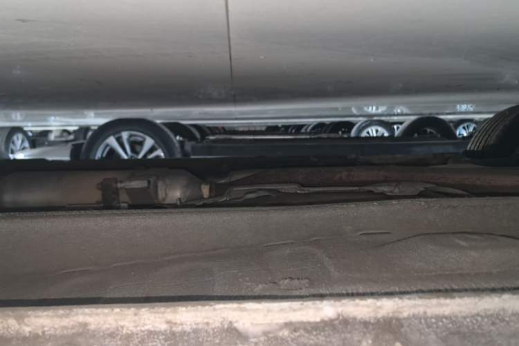Used Geely Auto Vision 2019 Upgraded Model 1.5L Manual Luxury Version China VI Standard Right Side Sill