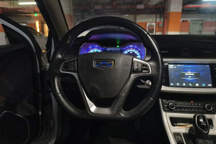 Used Geely Auto Vision 2019 Upgraded Model 1.5L CVT Luxury Version China VI Standard Steering Wheel