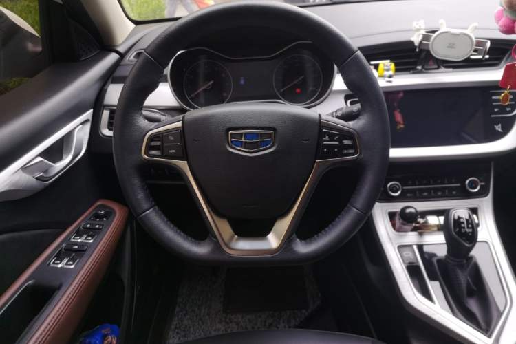 Used Geely Auto Vision 2019 Upgraded Model 1.5L CVT Luxury Version China VI Standard Steering Wheel