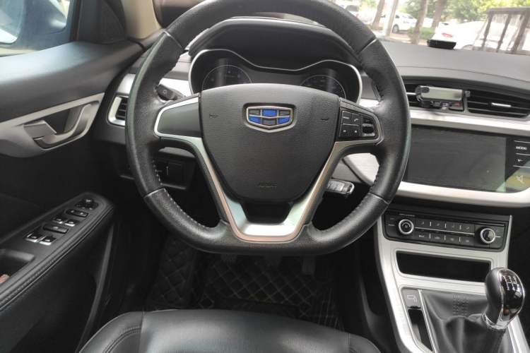 Used Geely Auto Vision 2019 Upgraded Model 1.5L Manual Luxury Version China VI Standard Steering Wheel
