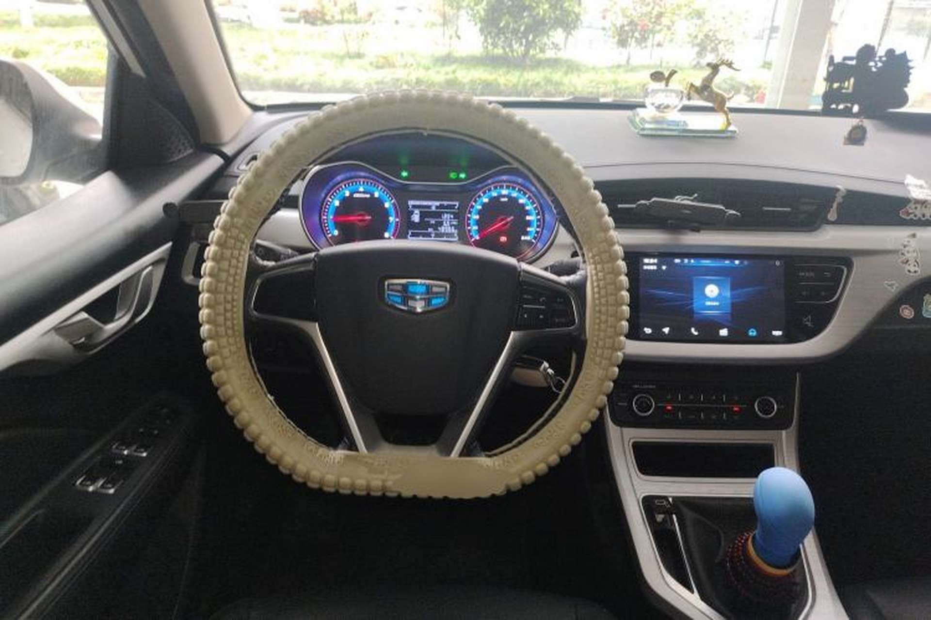 Used Geely Auto Vision 2019 Upgraded Model 1.5L Manual Luxury Version China V Standard Steering Wheel