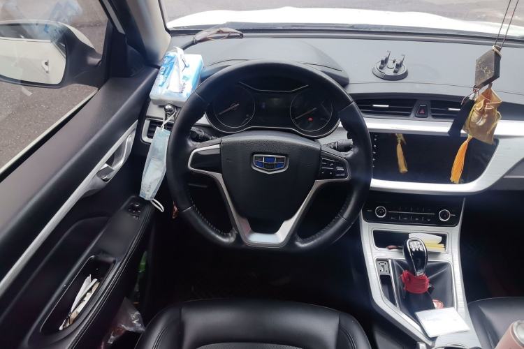 Used Geely Auto Vision 2019 Upgraded Model 1.5L Manual Luxury Version China V Standard Steering Wheel