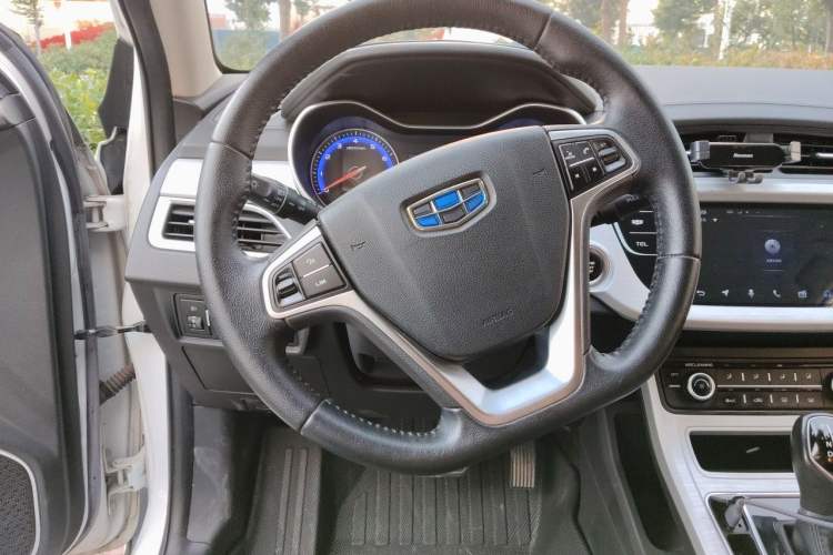 Used Geely Auto Vision 2019 Upgraded Model 1.5L CVT Luxury Version China VI Standard Steering Wheel