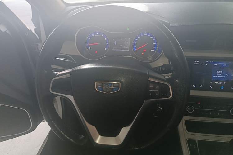 Used Geely Auto Vision 2019 Upgraded Model 1.5L Manual Luxury Version China VI Standard Steering Wheel