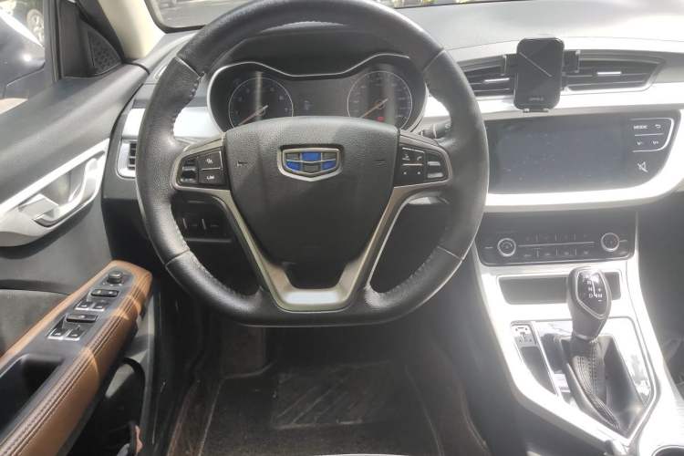 Used Geely Auto Vision 2019 Upgraded Model 1.5L CVT Luxury Version China VI Standard Steering Wheel