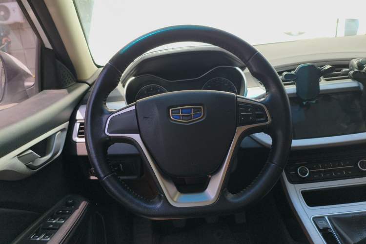 Used Geely Auto Vision 2019 Upgraded Model 1.5L Manual Luxury Version China V Standard Steering Wheel