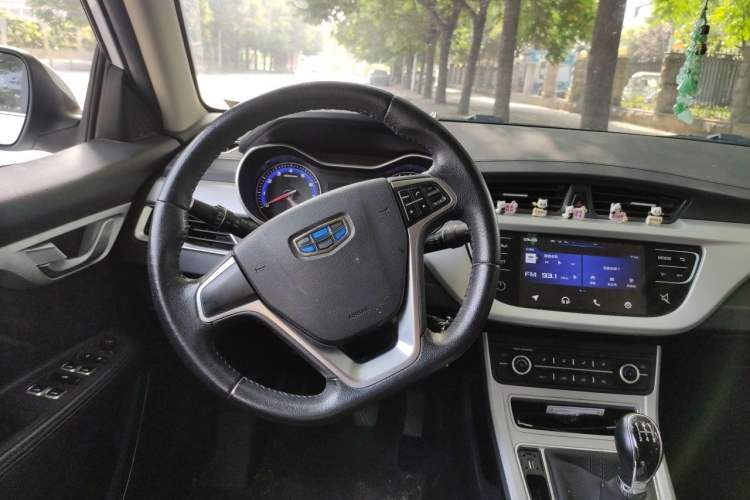 Used Geely Auto Vision 2019 Upgraded Model 1.5L Manual Luxury Version China VI Standard Steering Wheel