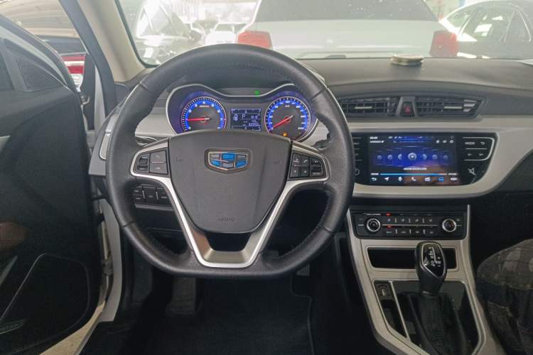 Used Geely Auto Vision 2019 Upgraded Model 1.5L CVT Luxury Version China VI Standard Steering Wheel