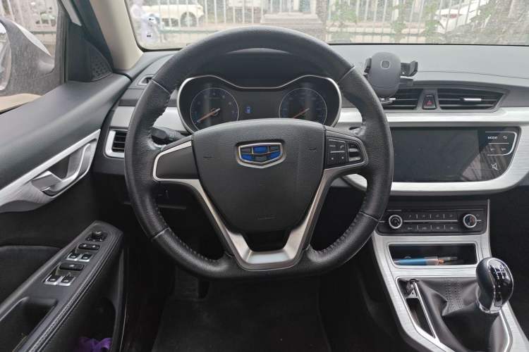 Used Geely Auto Vision 2019 Upgraded Model 1.5L Manual "Million Happiness" Edition China V Standard Steering Wheel