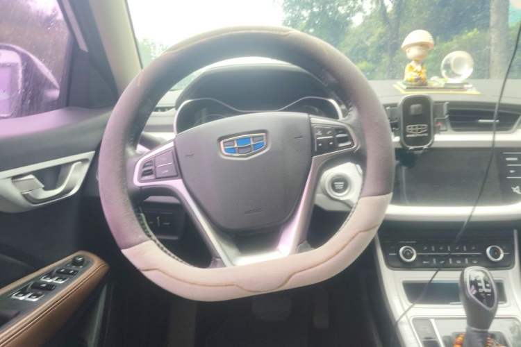 Used Geely Auto Vision 2019 Upgraded Model 1.5L CVT Luxury Version China VI Standard Steering Wheel