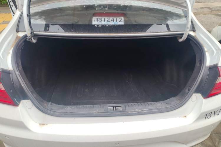 Used Geely Auto Vision 2019 Upgraded Model 1.5L Manual Luxury Version China VI Standard Trunk