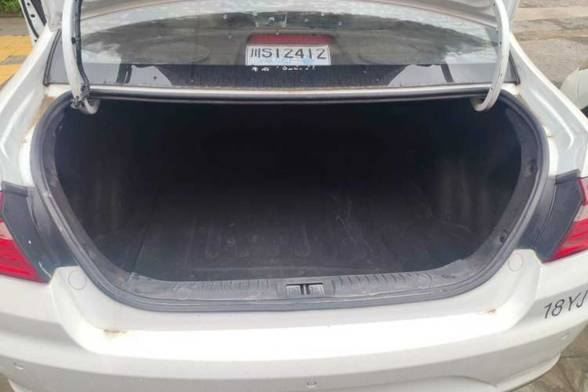 Used Geely Auto Vision 2019 Upgraded Model 1.5L Manual Luxury Version China VI Standard Trunk