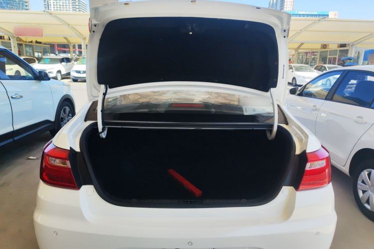 Used Geely Auto Vision 2019 Upgraded Model 1.5L Manual Luxury Version China VI Standard Trunk