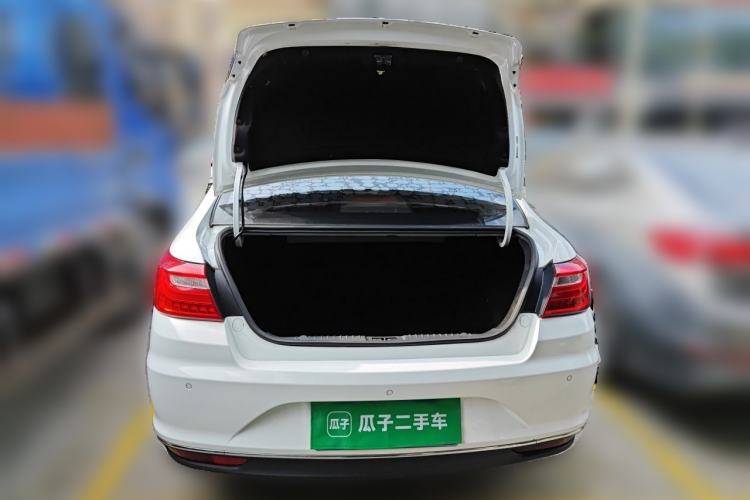 Used Geely Auto Vision 2019 Upgraded Model 1.5L Manual Luxury Version China VI Standard Trunk