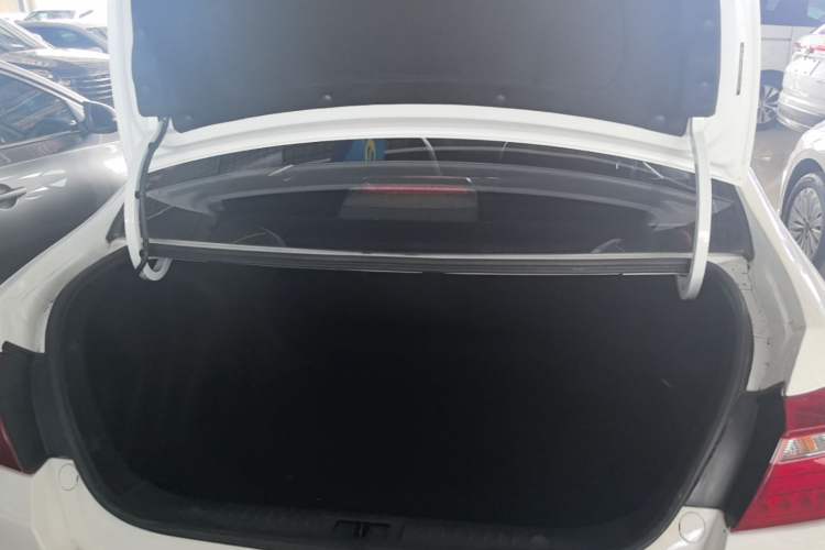Used Geely Auto Vision 2019 Upgraded Model 1.5L Manual Luxury Version China VI Standard Trunk