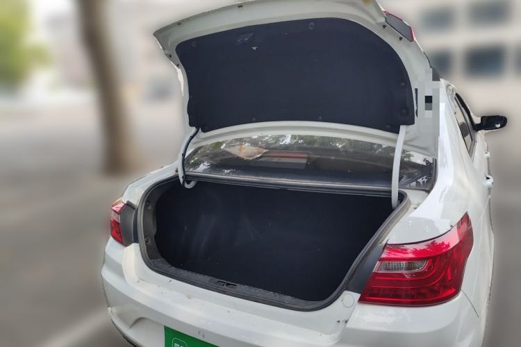 Used Geely Auto Vision 2019 Upgraded Model 1.5L Manual Luxury Version China VI Standard Trunk