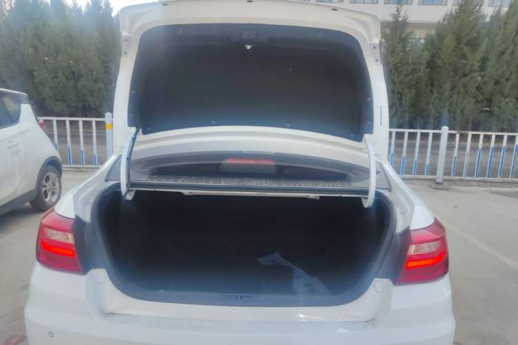 Used Geely Auto Vision 2019 Upgraded Model 1.5L CVT Prestige Version China VI Standard Trunk