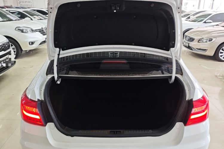 Used Geely Auto Vision 2019 Upgraded Model 1.5L CVT Luxury Version China VI Standard Trunk