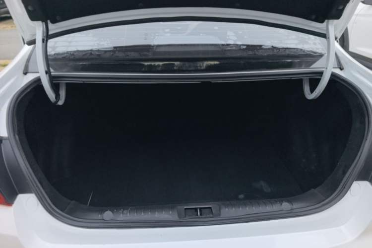 Used Geely Auto Vision 2019 Upgraded Model 1.5L Manual Luxury Version China VI Standard Trunk