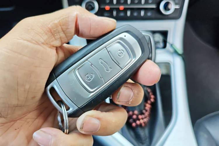Used Geely Auto Vision 2019 Upgraded Model 1.5L CVT Luxury Version China VI Standard Vehicle Key
