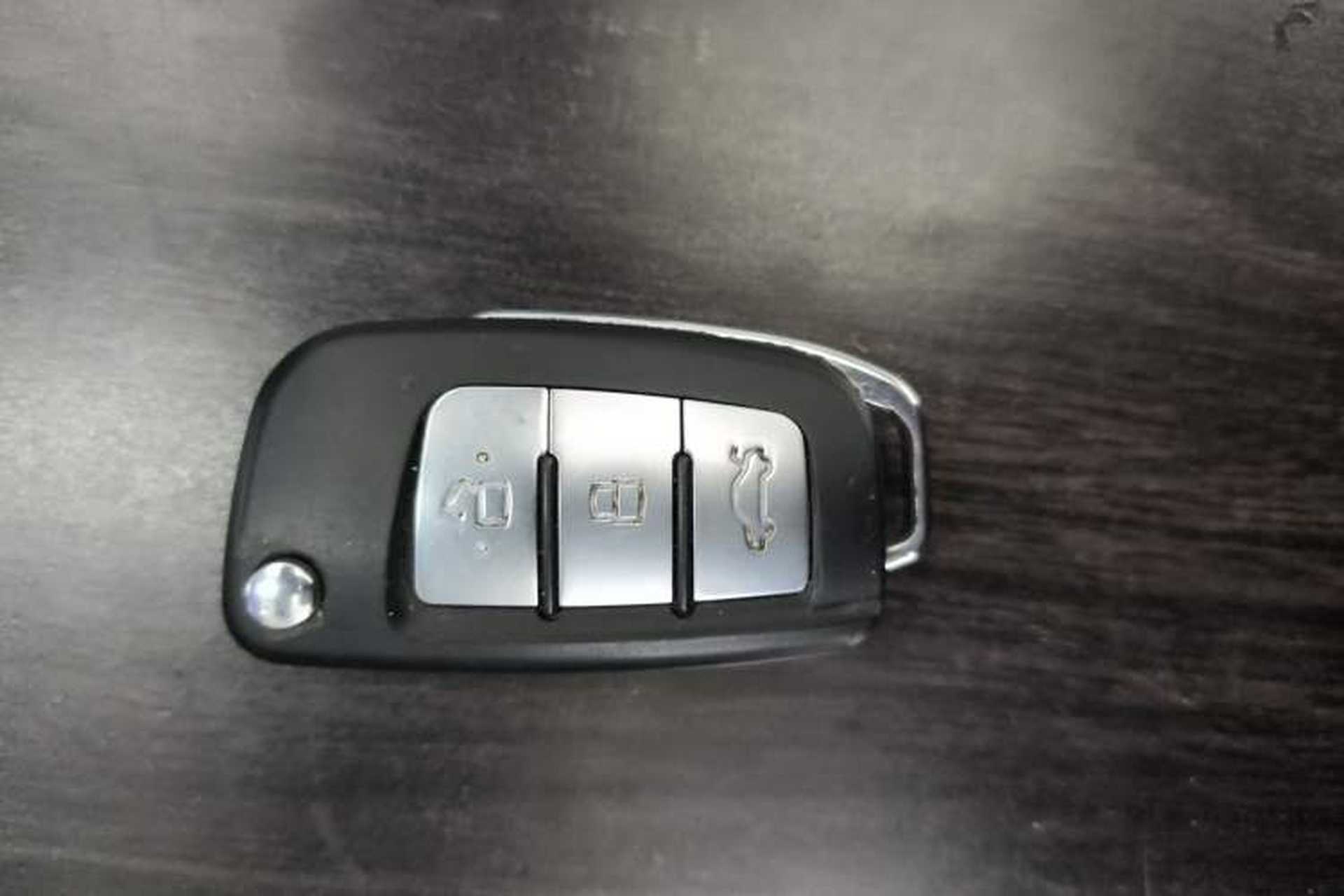 Used Geely Auto Vision 2019 Upgraded Model 1.5L Manual Luxury Version China VI Standard Vehicle Key