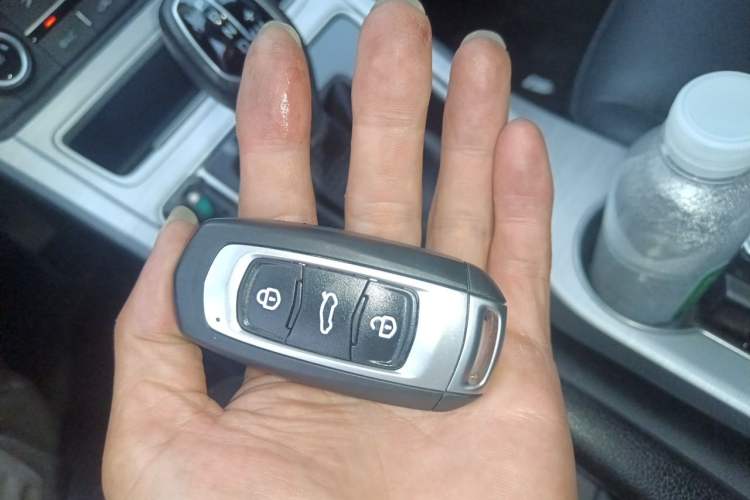 Used Geely Auto Vision 2019 Upgraded Model 1.5L CVT Luxury Version China VI Standard Vehicle Key