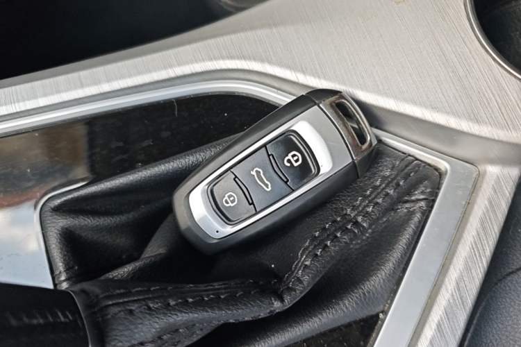 Used Geely Auto Vision 2019 Upgraded Model 1.5L CVT Luxury Version China VI Standard Vehicle Key