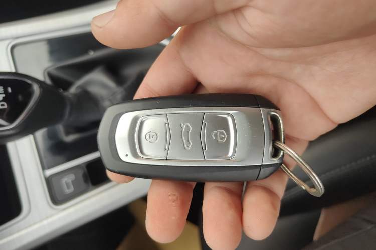 Used Geely Auto Vision 2019 Upgraded Model 1.5L CVT Luxury Version China VI Standard Vehicle Key