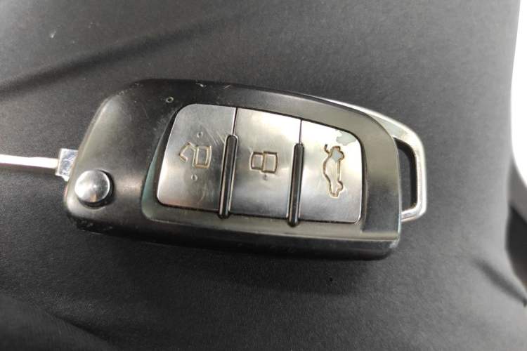 Used Geely Auto Vision 2019 Upgraded Model 1.5L Manual Luxury Version China VI Standard Vehicle Key